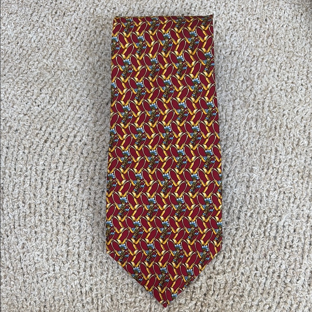 Elegant Red and Gold Patterned Men's Tie